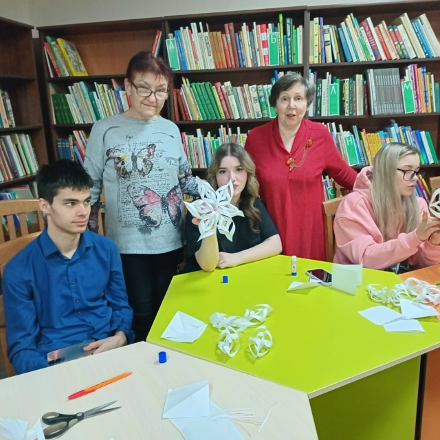 Новогодние снежинки